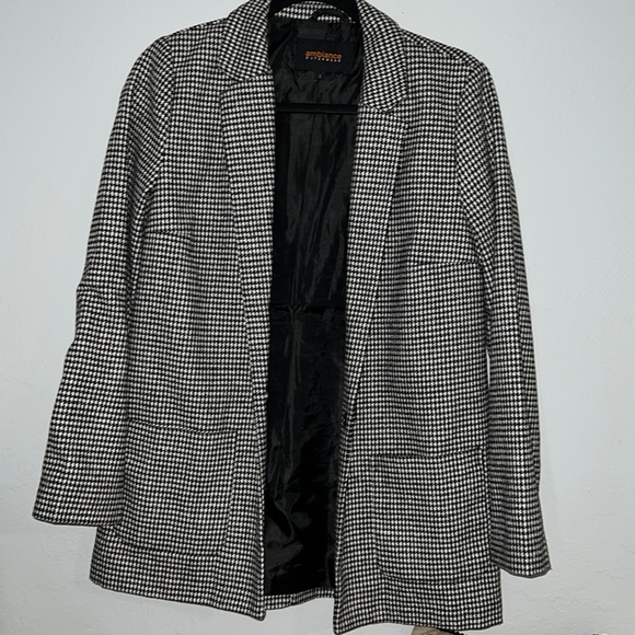 Jacket - Picture 1 of 3